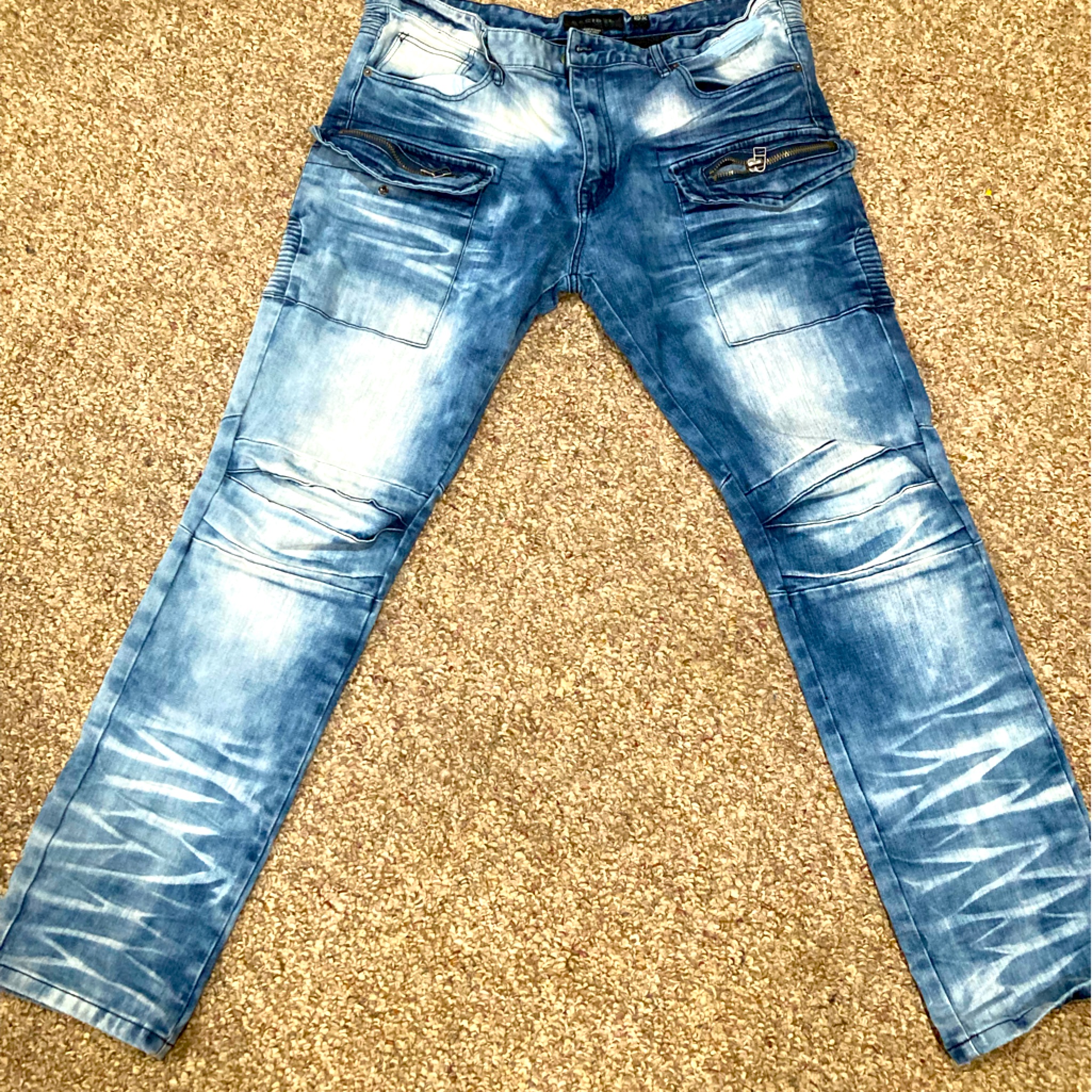 Decibel Brand Mens 40